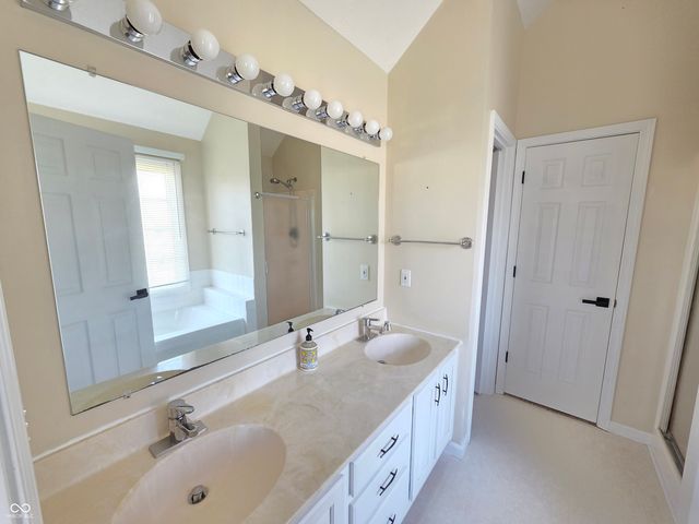 2042 Parkside Drive, Columbus, IN 47203