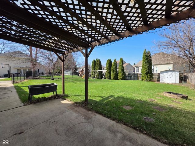 2042 Parkside Drive, Columbus, IN 47203