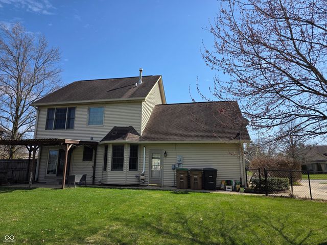 2042 Parkside Drive, Columbus, IN 47203