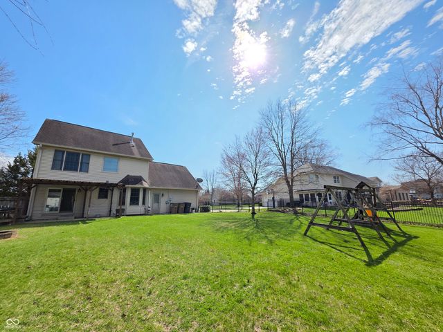 2042 Parkside Drive, Columbus, IN 47203