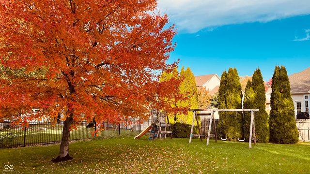 2042 Parkside Drive, Columbus, IN 47203