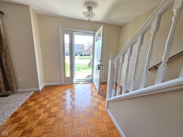 2042 Parkside Drive, Columbus, IN 47203