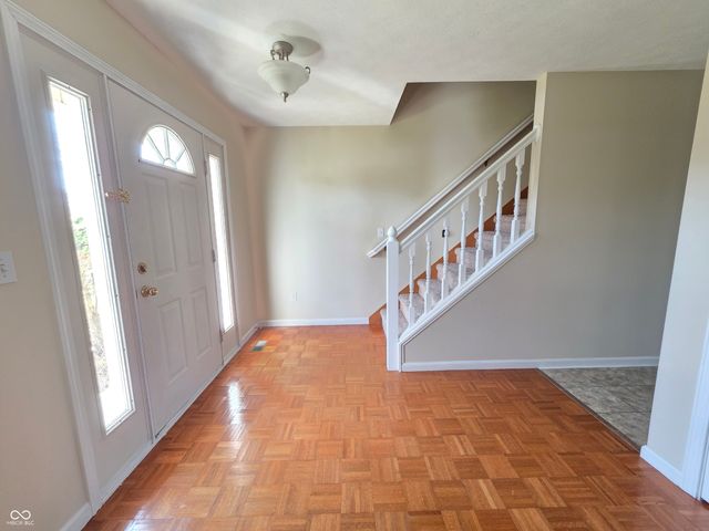 2042 Parkside Drive, Columbus, IN 47203