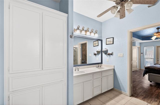 15825 ALMERIA Ave, Corpus Christi, TX 78418