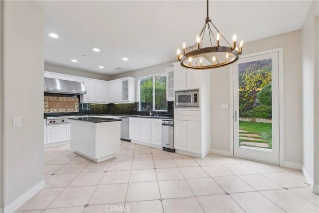 1908 Hazel Nut Court, Agoura Hills, CA 91301
