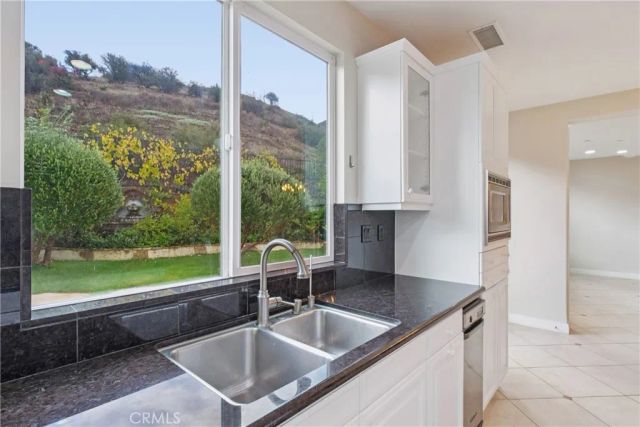 1908 Hazel Nut Court, Agoura Hills, CA 91301