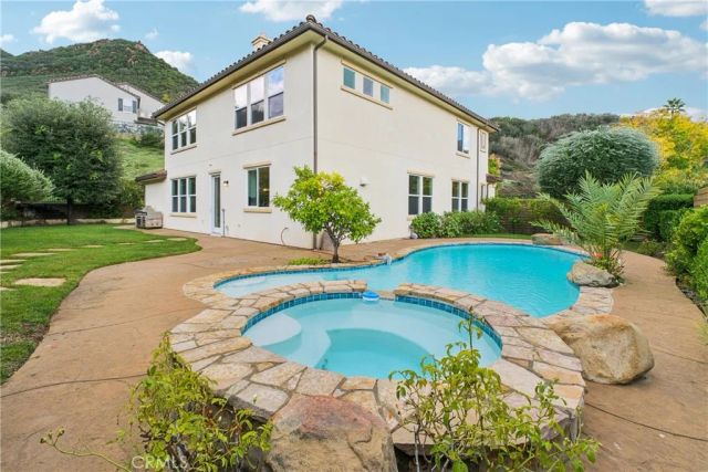 1908 Hazel Nut Court, Agoura Hills, CA 91301