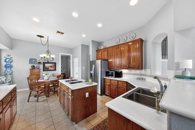 2704 Lakesedge Drive, Mckinney, TX 75072