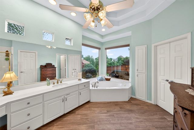 2704 Lakesedge Drive, Mckinney, TX 75072