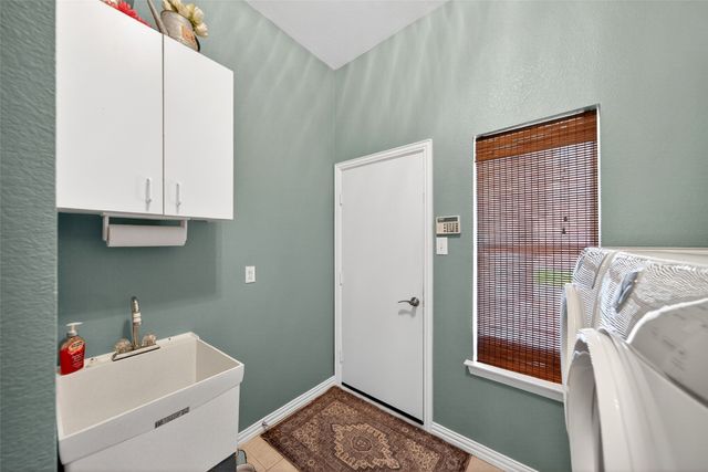 2704 Lakesedge Drive, Mckinney, TX 75072