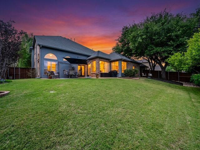 2704 Lakesedge Drive, Mckinney, TX 75072