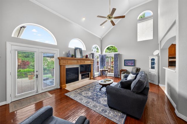 2704 Lakesedge Drive, Mckinney, TX 75072