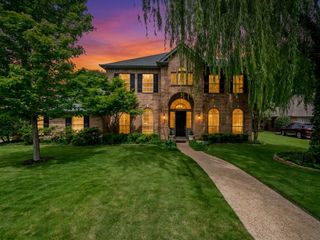 2704 Lakesedge Drive, Mckinney, TX 75072