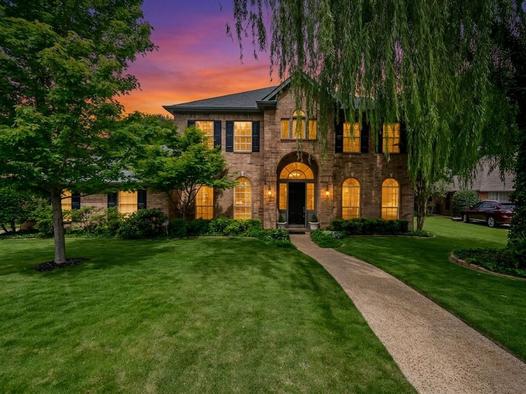 2704 Lakesedge Drive, Mckinney, TX 75072