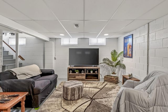 1719 Southland Drive, Muskegon, MI 49442