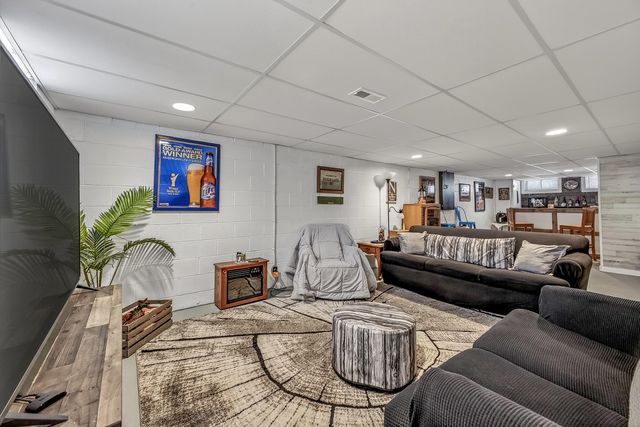 1719 Southland Drive, Muskegon, MI 49442