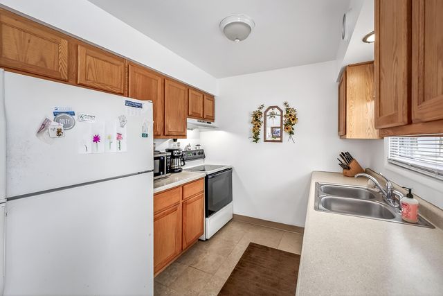 1719 Southland Drive, Muskegon, MI 49442