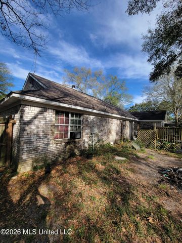 1301 Spruce Street, Ocean Springs, MS 39564