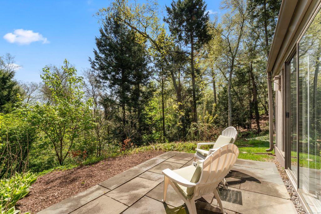 331 Heritage Village E, Southbury, CT 06488