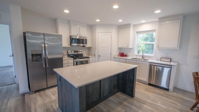 626 N SEMROW ROAD, Coloma, WI 54930