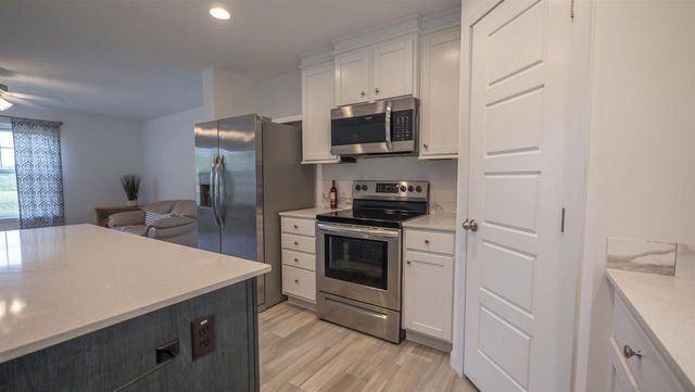 626 N SEMROW ROAD, Coloma, WI 54930