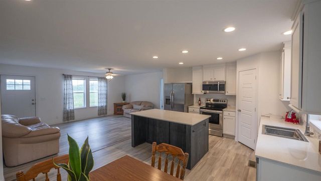 626 N SEMROW ROAD, Coloma, WI 54930