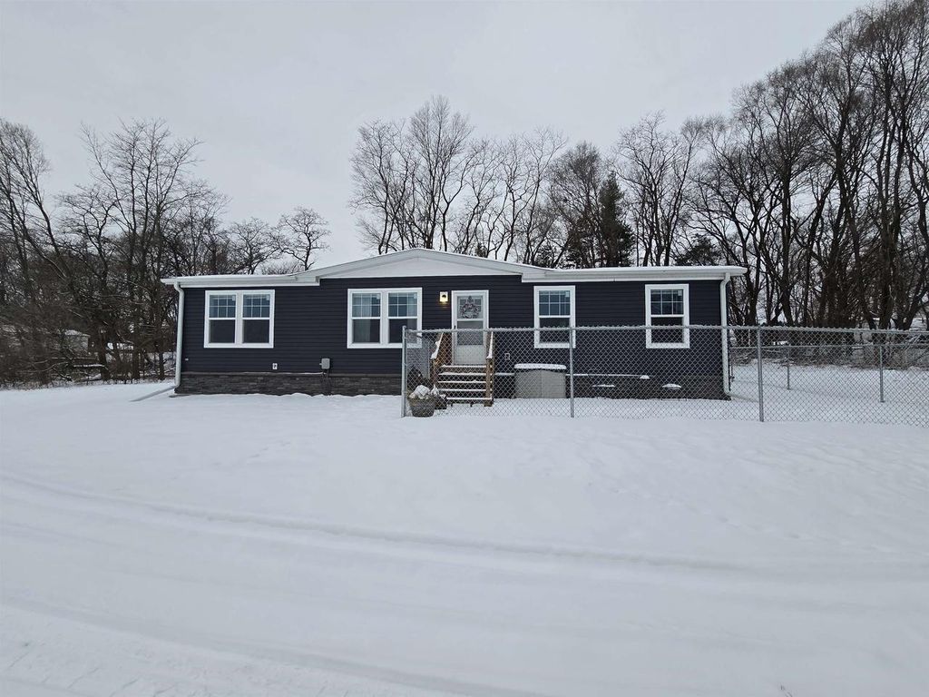 626 N SEMROW ROAD, Coloma, WI 54930