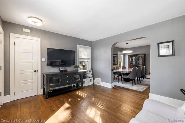 846 Phillips Avenue, Clawson, MI 48017