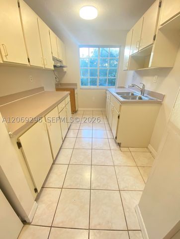800 SW 10th Ave 830, Hallandale Beach, FL 33009