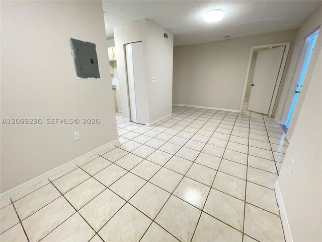 800 SW 10th Ave 830, Hallandale Beach, FL 33009
