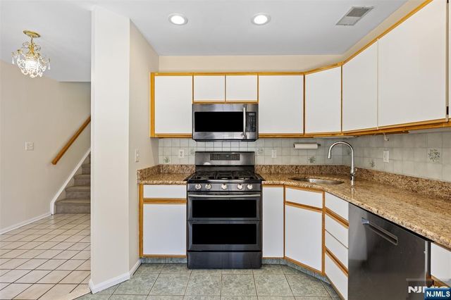 2384 Quill Court, Mahwah, NJ 07430