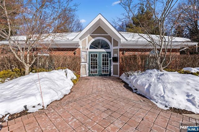 2384 Quill Court, Mahwah, NJ 07430