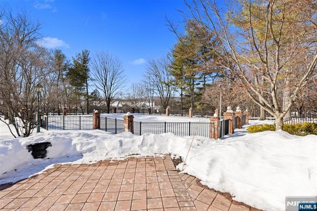 2384 Quill Court, Mahwah, NJ 07430