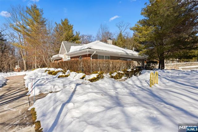 2384 Quill Court, Mahwah, NJ 07430