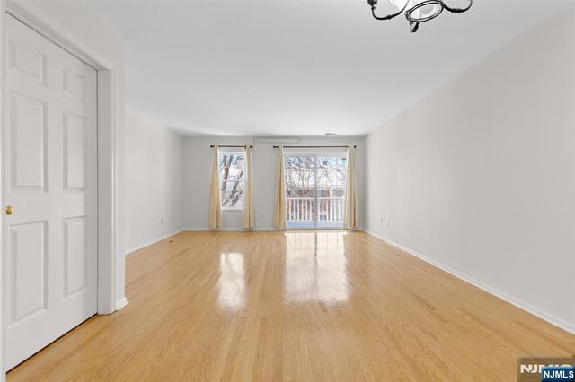 2384 Quill Court, Mahwah, NJ 07430