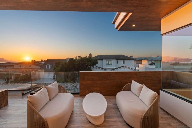 8477 El Paseo Grande 4, La Jolla, CA 92037