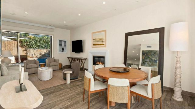 8477 El Paseo Grande 4, La Jolla, CA 92037