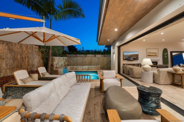 8477 El Paseo Grande 4, La Jolla, CA 92037