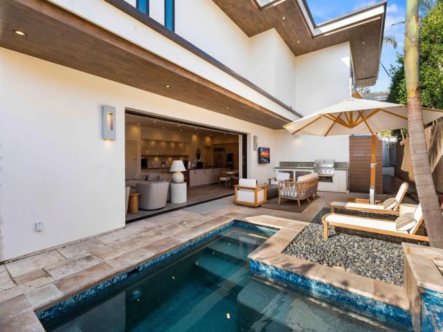 8477 El Paseo Grande 4, La Jolla, CA 92037