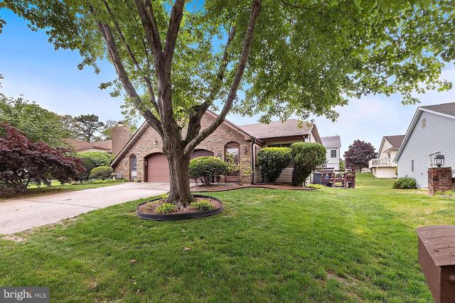 22 FIR RD, Manahawkin, NJ 08050