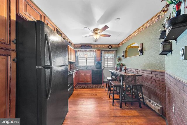 22 FIR RD, Manahawkin, NJ 08050