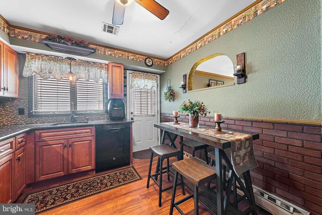 22 FIR RD, Manahawkin, NJ 08050