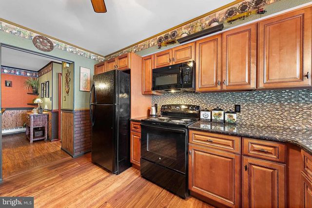 22 FIR RD, Manahawkin, NJ 08050