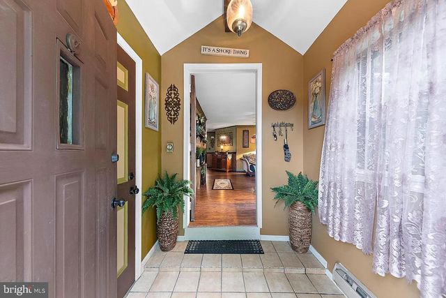 22 FIR RD, Manahawkin, NJ 08050