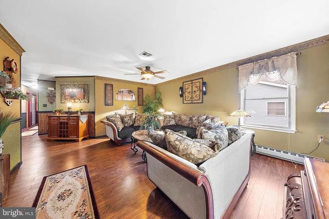 22 FIR RD, Manahawkin, NJ 08050