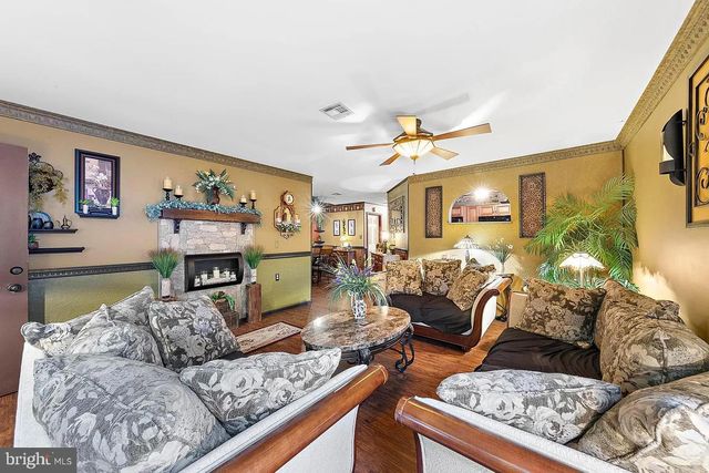 22 FIR RD, Manahawkin, NJ 08050