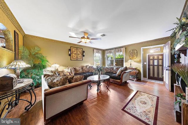 22 FIR RD, Manahawkin, NJ 08050