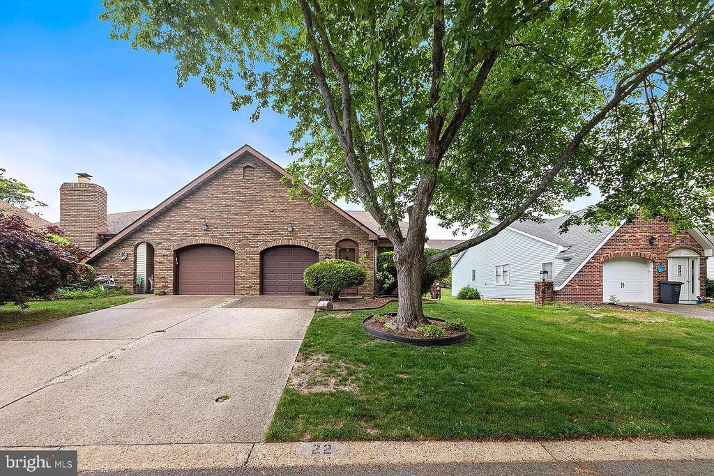 22 FIR RD, Manahawkin, NJ 08050
