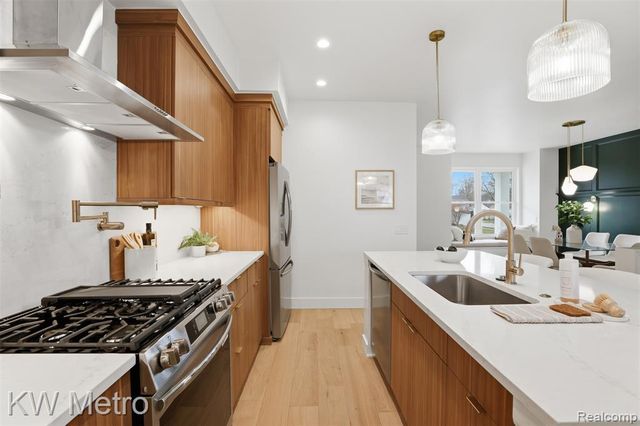 207 S Wilson Avenue, Royal Oak, MI 48067