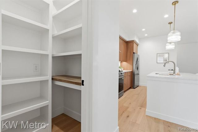 207 S Wilson Avenue, Royal Oak, MI 48067